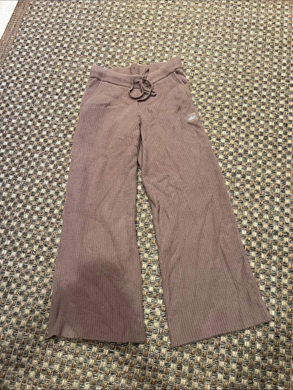 ALO Yoga small sweater pants